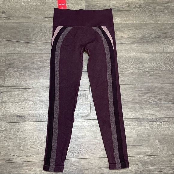 Spanx Seamless Track Stripe Leggings in Jammy Plum SZ Small NWT. - Picture 3 of 9
